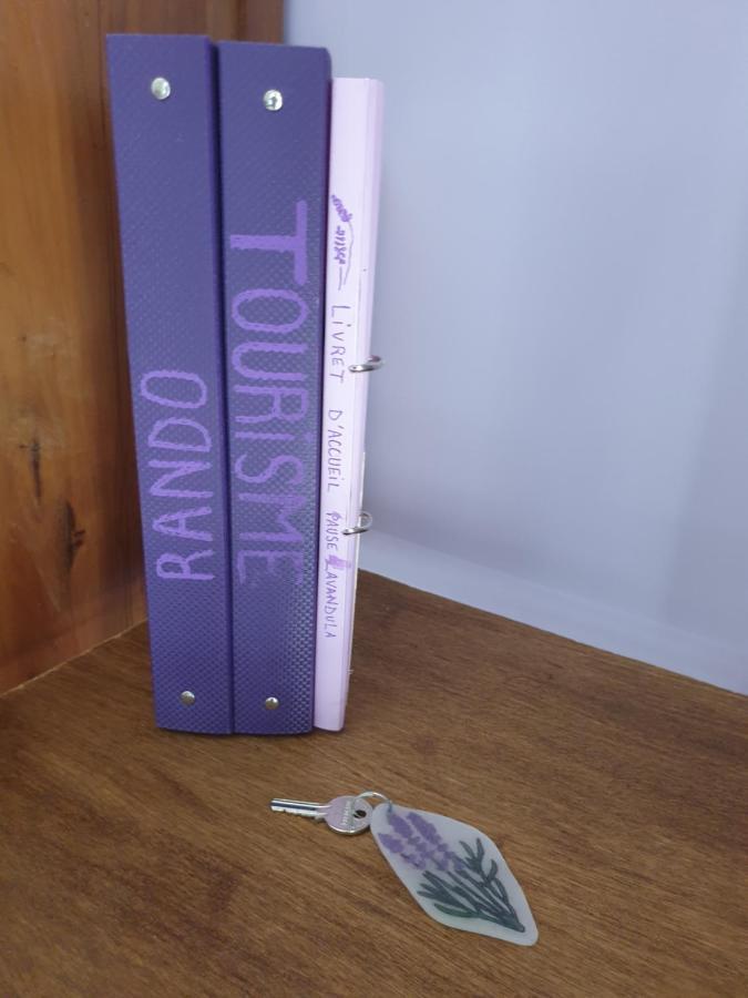 Pause Couleur Lavandula Roussas Dış mekan fotoğraf