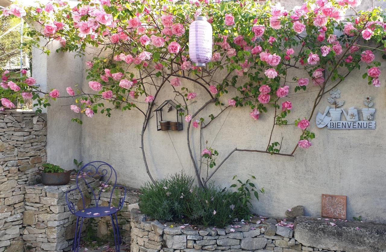 Pause Couleur Lavandula Roussas Dış mekan fotoğraf