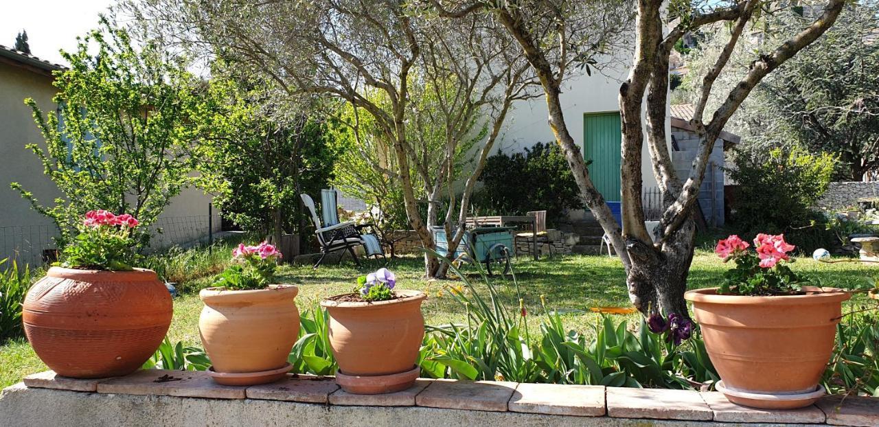 Pause Couleur Lavandula Roussas Dış mekan fotoğraf